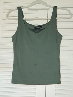 Natelieson Green Sleeveless Scoop Neck Double Lined Stretch Wide Strap Tank (S)